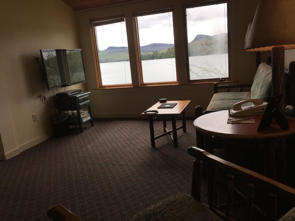 Newport Willoughvale Inn Westmore חדר תמונה